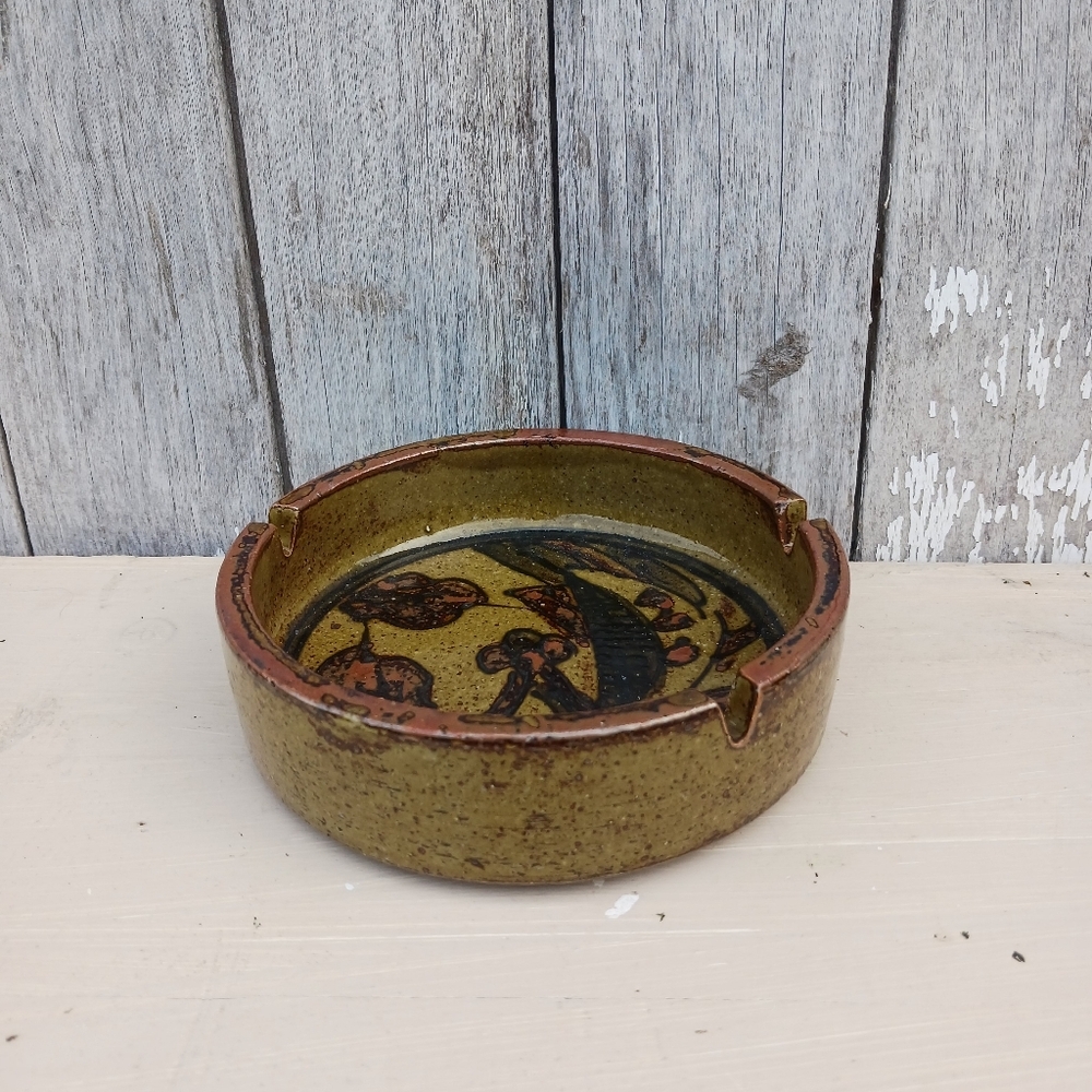Vintage  Glazed Pottery Stoneware Planter Ashtray‎ Roadrunner Bird